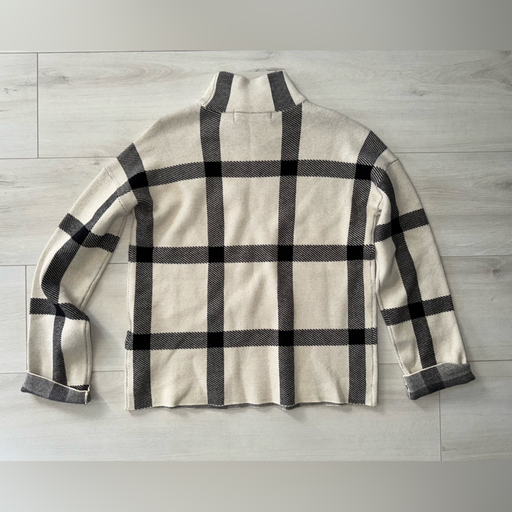 Vero Moda Women’s white and black turtle neck pullover sweater size small - Picture 8 of 8